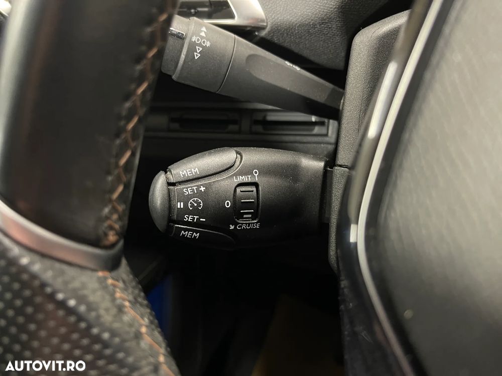 Peugeot 5008 1.2 Puretech Turbo s&s GT-Line - 28