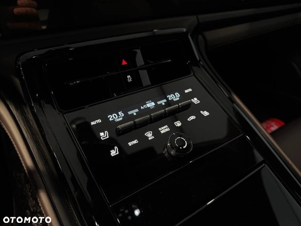 Porsche Panamera - 25