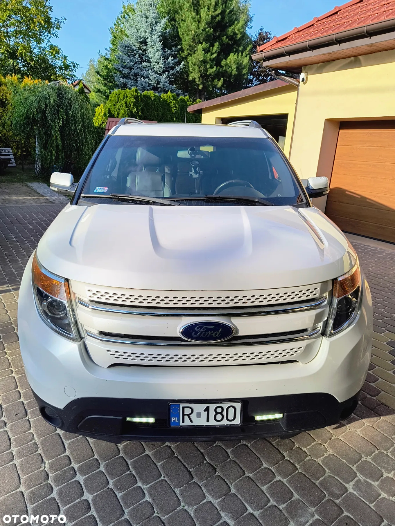 Ford Explorer - 2