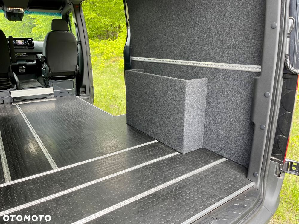 Mercedes-Benz Sprinter - 10
