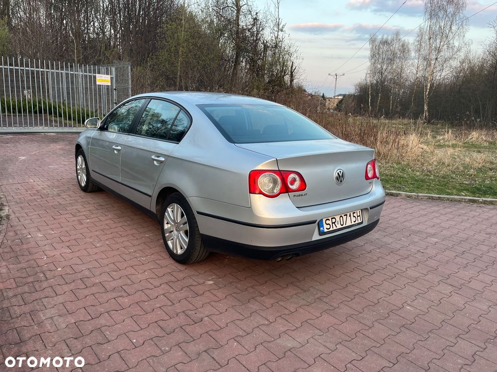 Volkswagen Passat 1.9 TDI Comfortline - 6