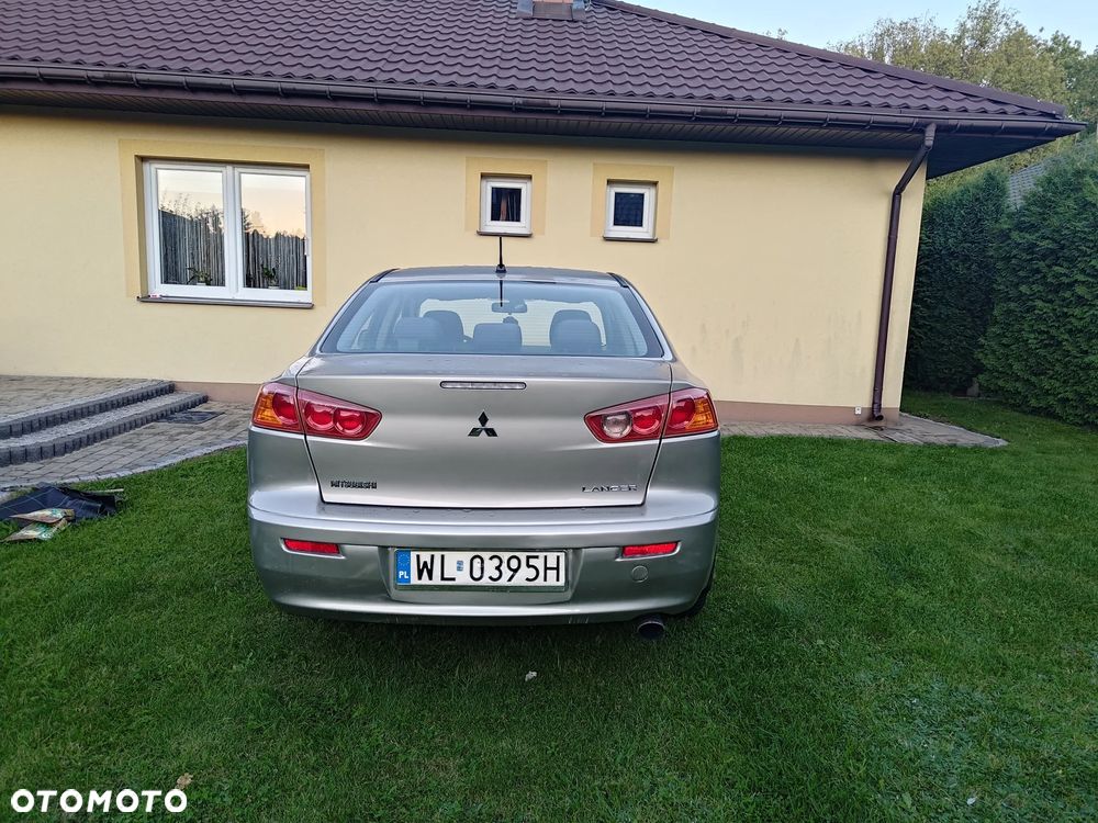 Mitsubishi Lancer 1.5 Invite - 6