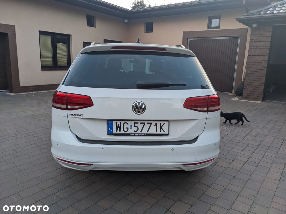 Volkswagen Passat 1.6 TDI BMT Comfortline - 3