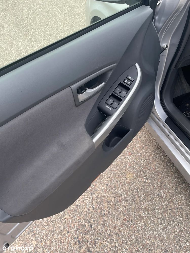 Toyota Prius 1.8 HSD Life - 10