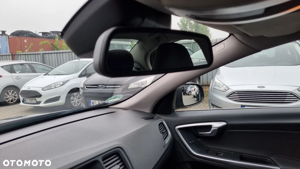 Volvo S60 D3 Geartronic Momentum - 35