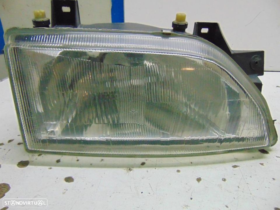 Ford Escort modelo 97 carro ou carrinha faróis - 2