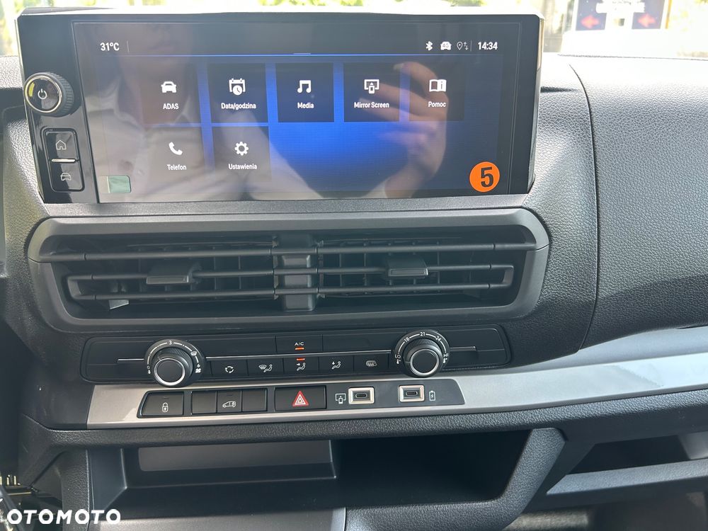 Opel Vivaro - 22