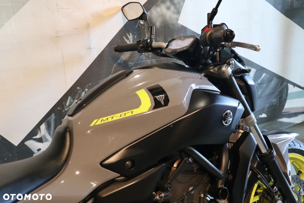 Yamaha MT - 6
