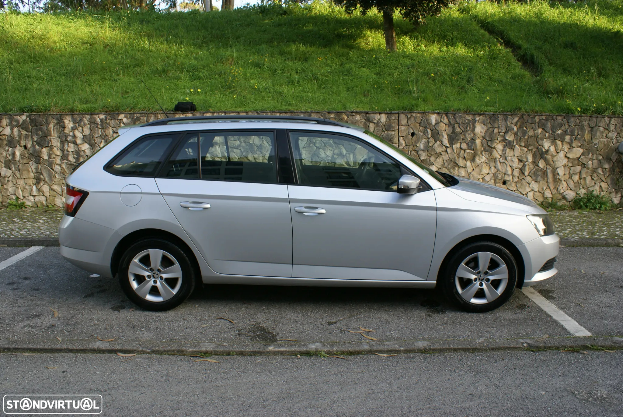 Skoda Fabia Break 1.0 Active Plus - 4