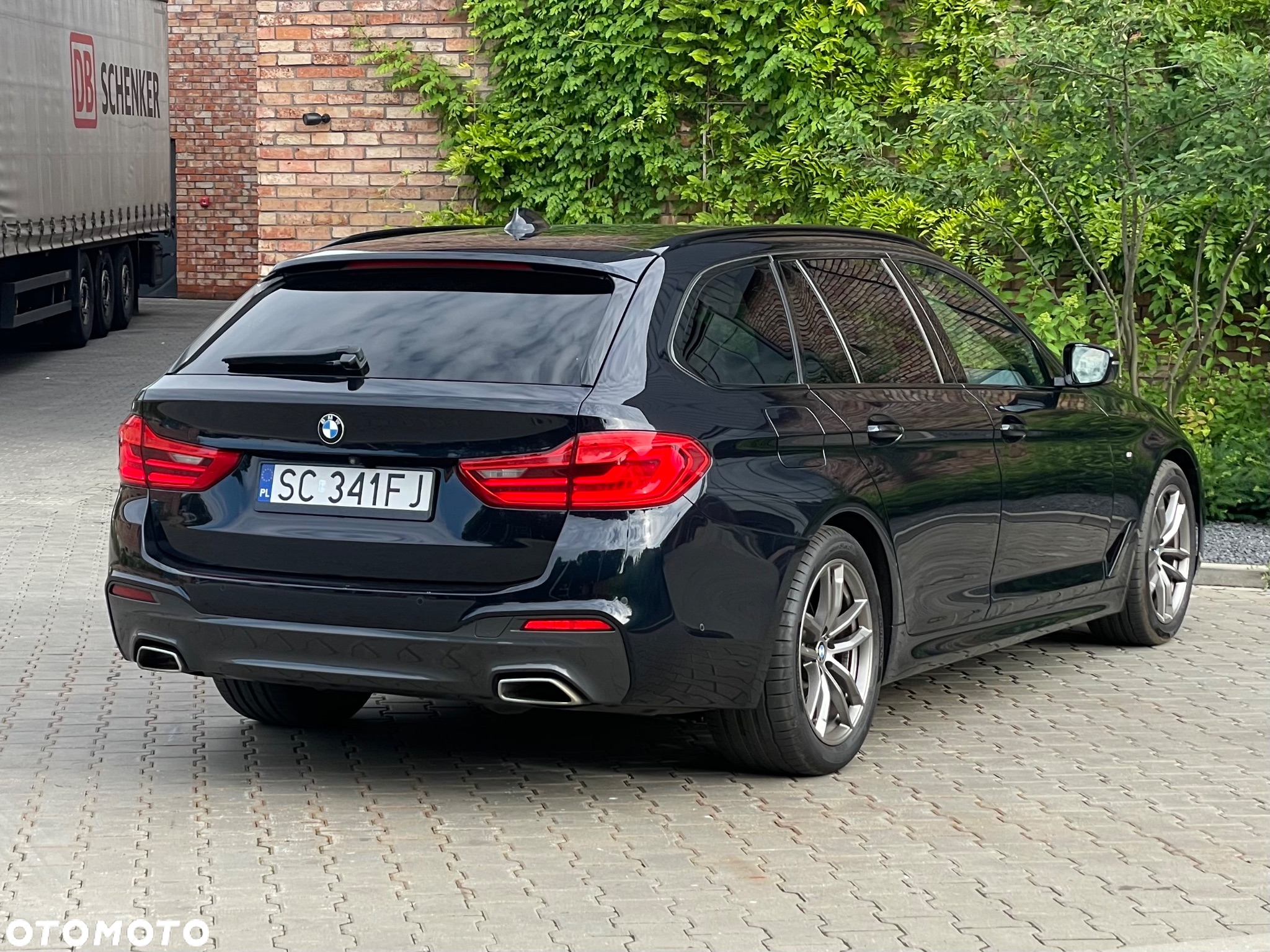 BMW Seria 5 518d M Sport - 4