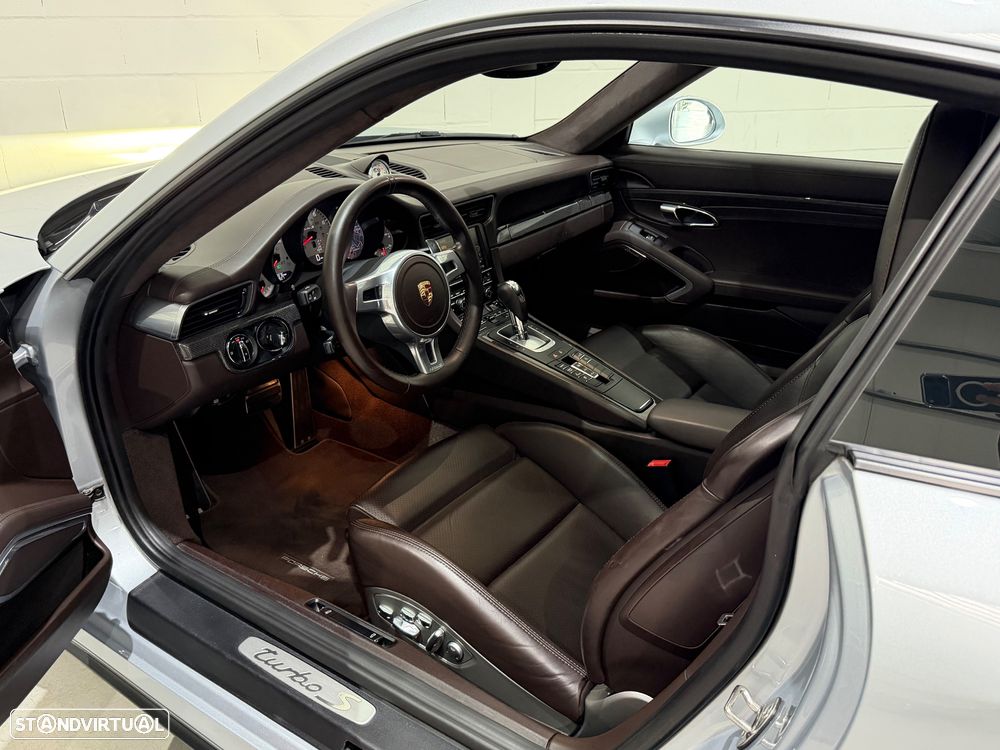 Porsche 911 (991) Turbo S - 24