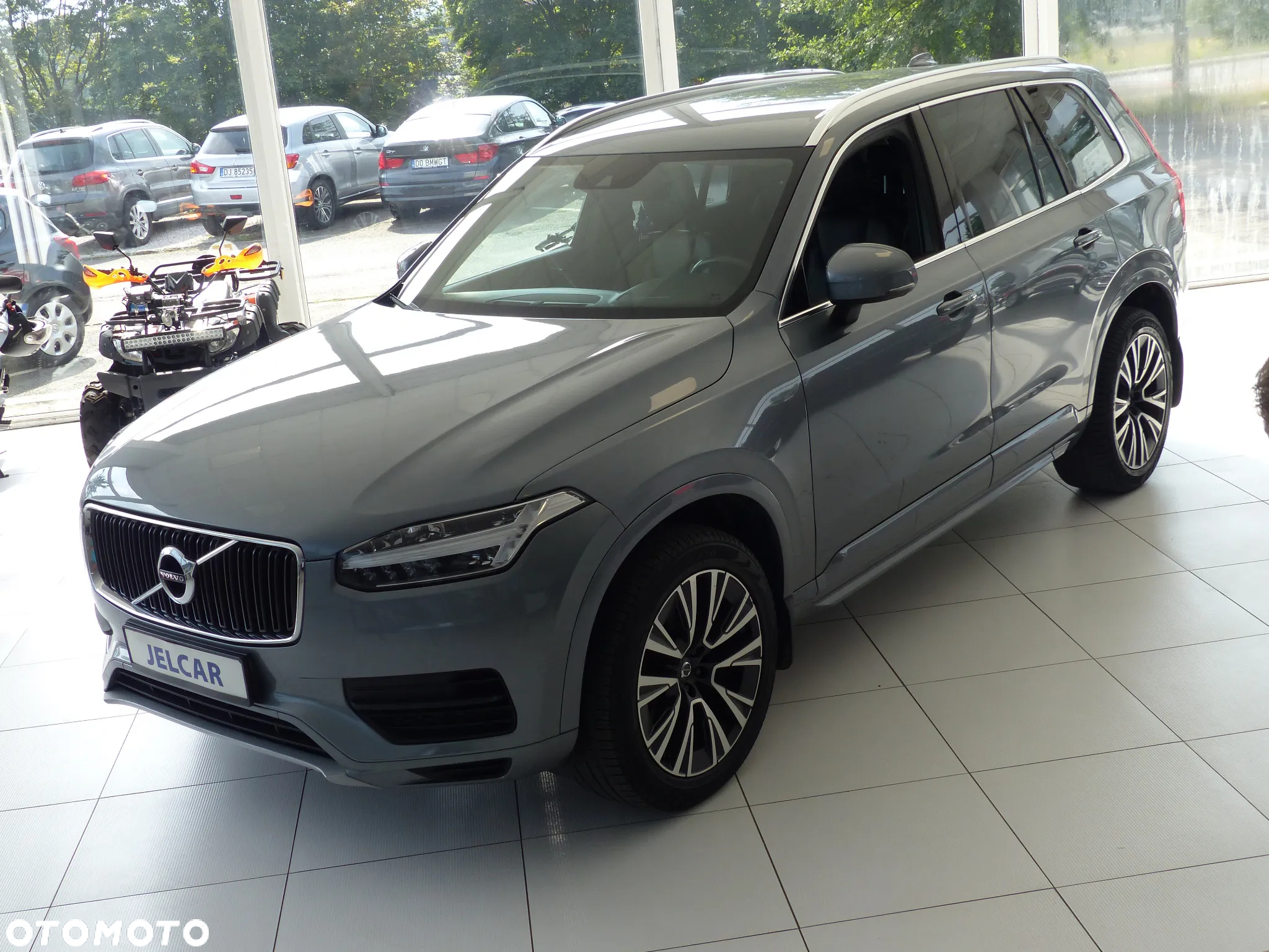 Volvo XC 90 D5 AWD Momentum - 2
