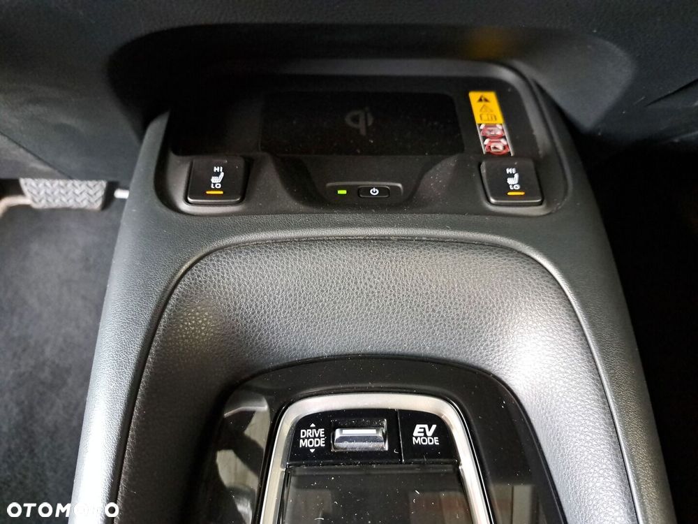 Toyota Corolla 1.8 Hybrid Comfort - 28
