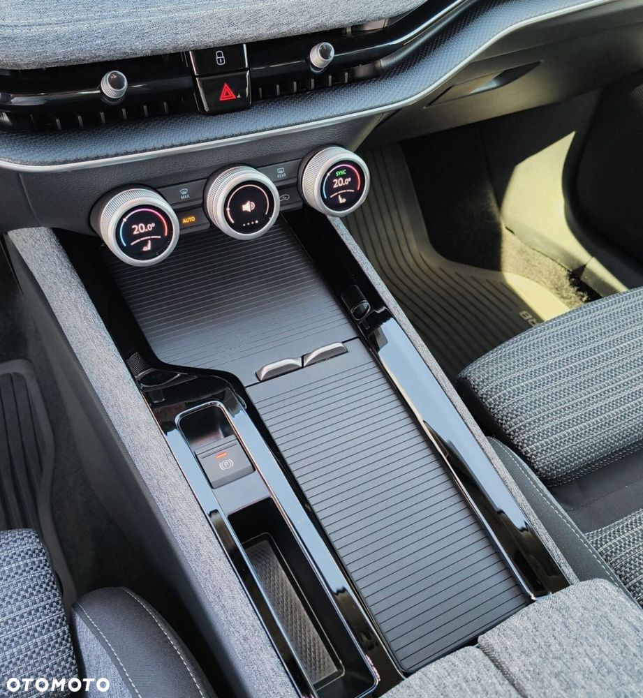 Skoda Superb 2.0 TSI Selection DSG - 24