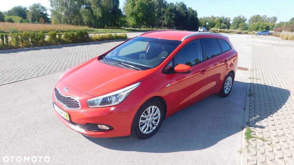 Kia Ceed - 27