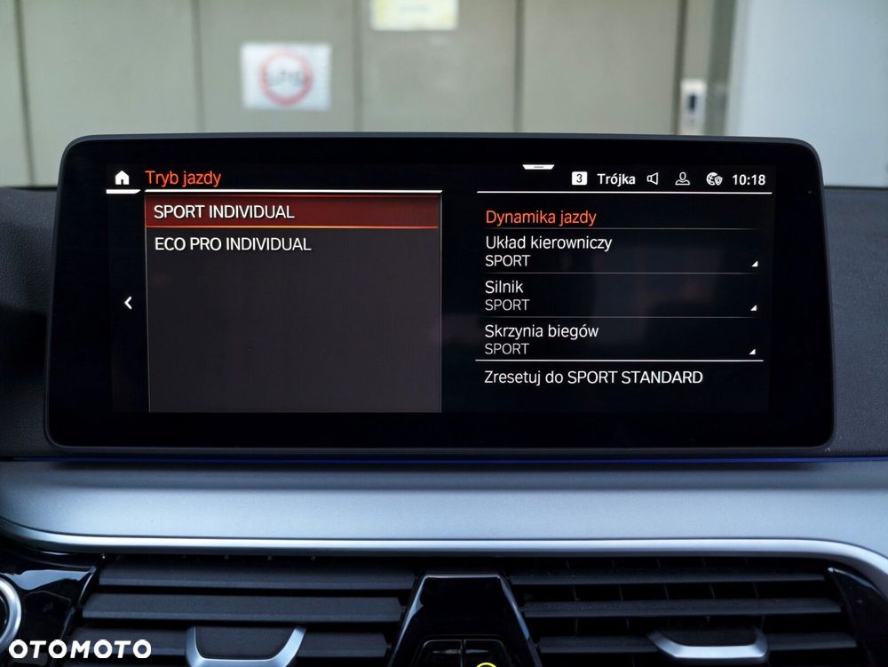 BMW Seria 5 520d xDrive mHEV - 26