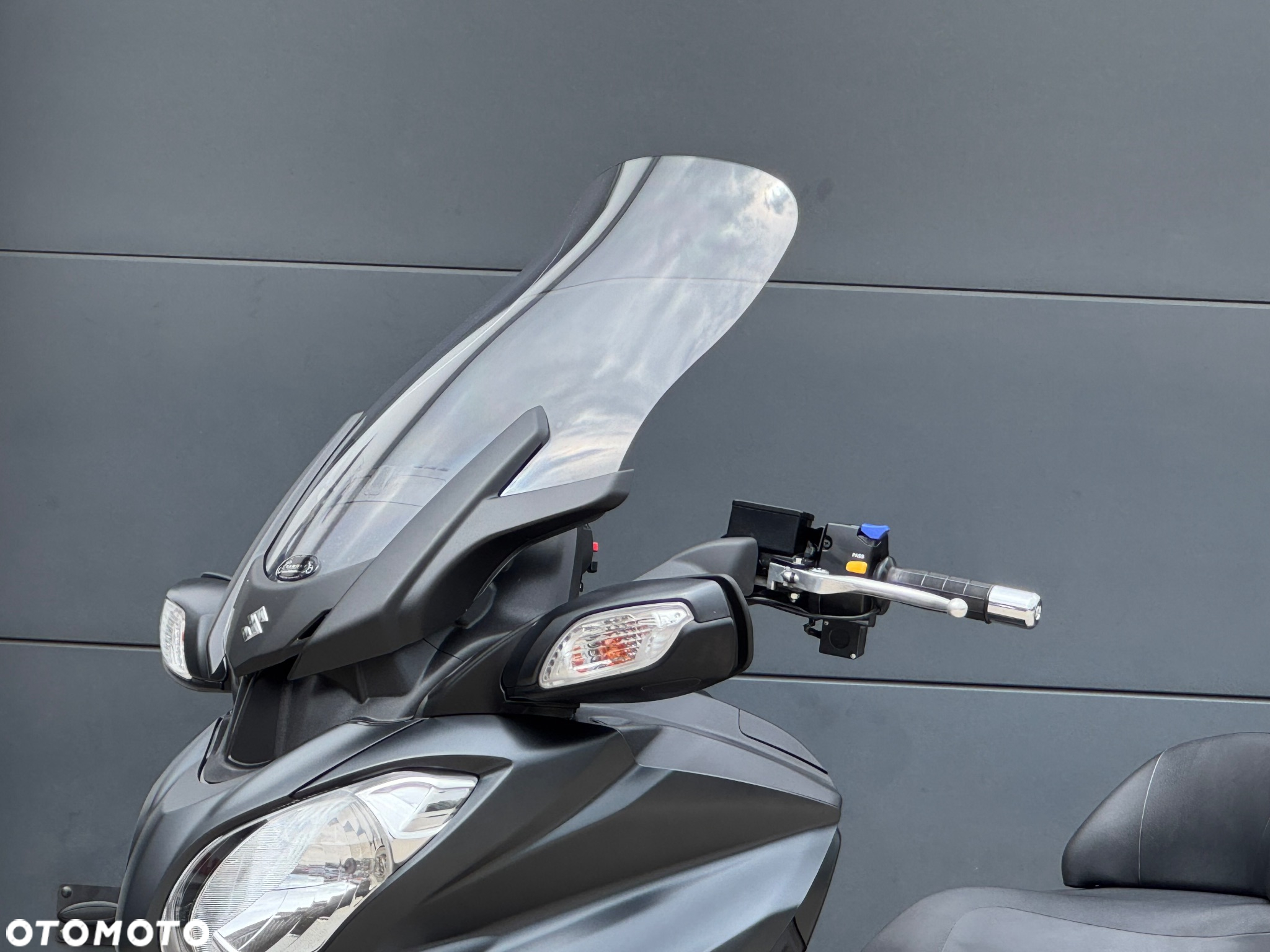 Suzuki Burgman - 25