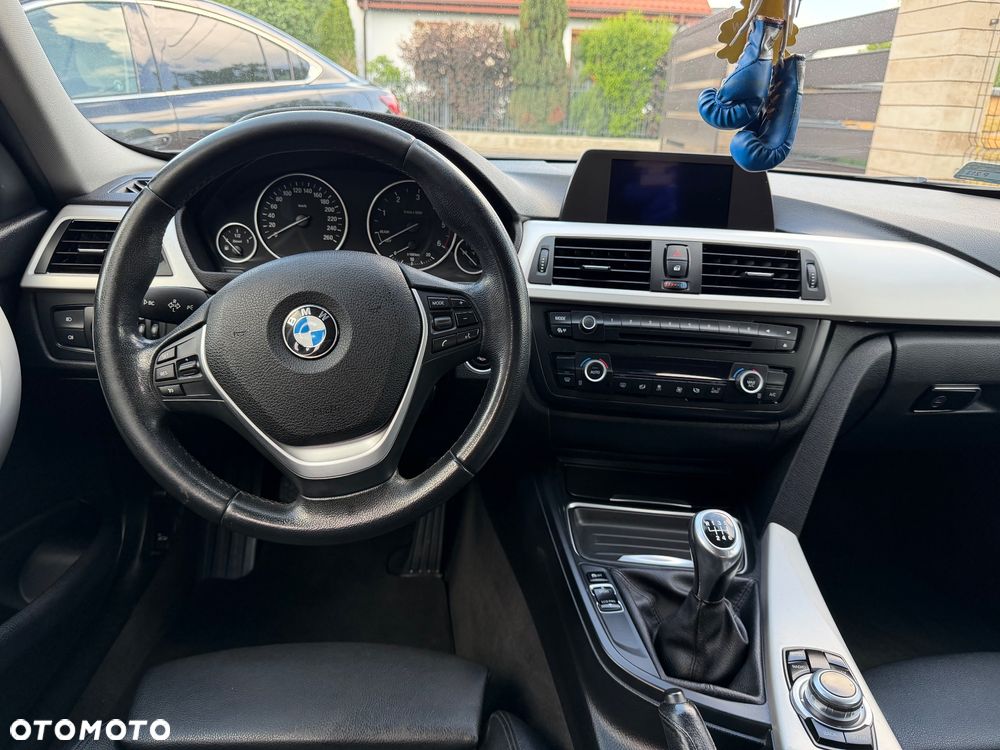 BMW Seria 3 318d Blue Performance Sport Line - 8