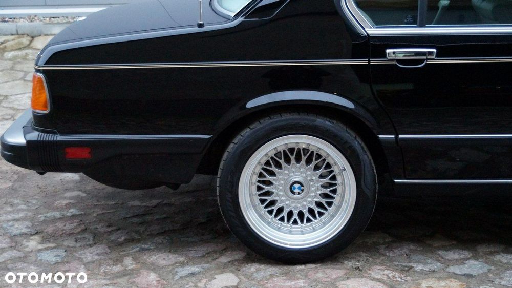 BMW Seria 7 - 36