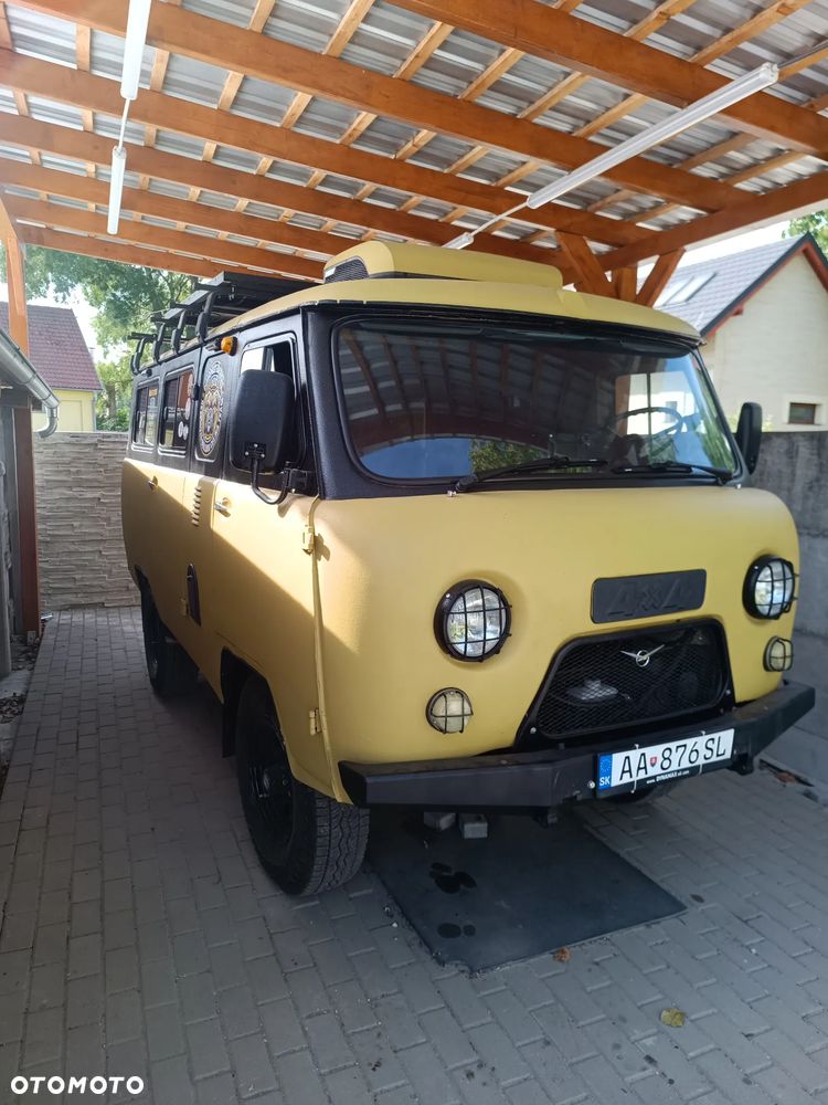 UAZ 452