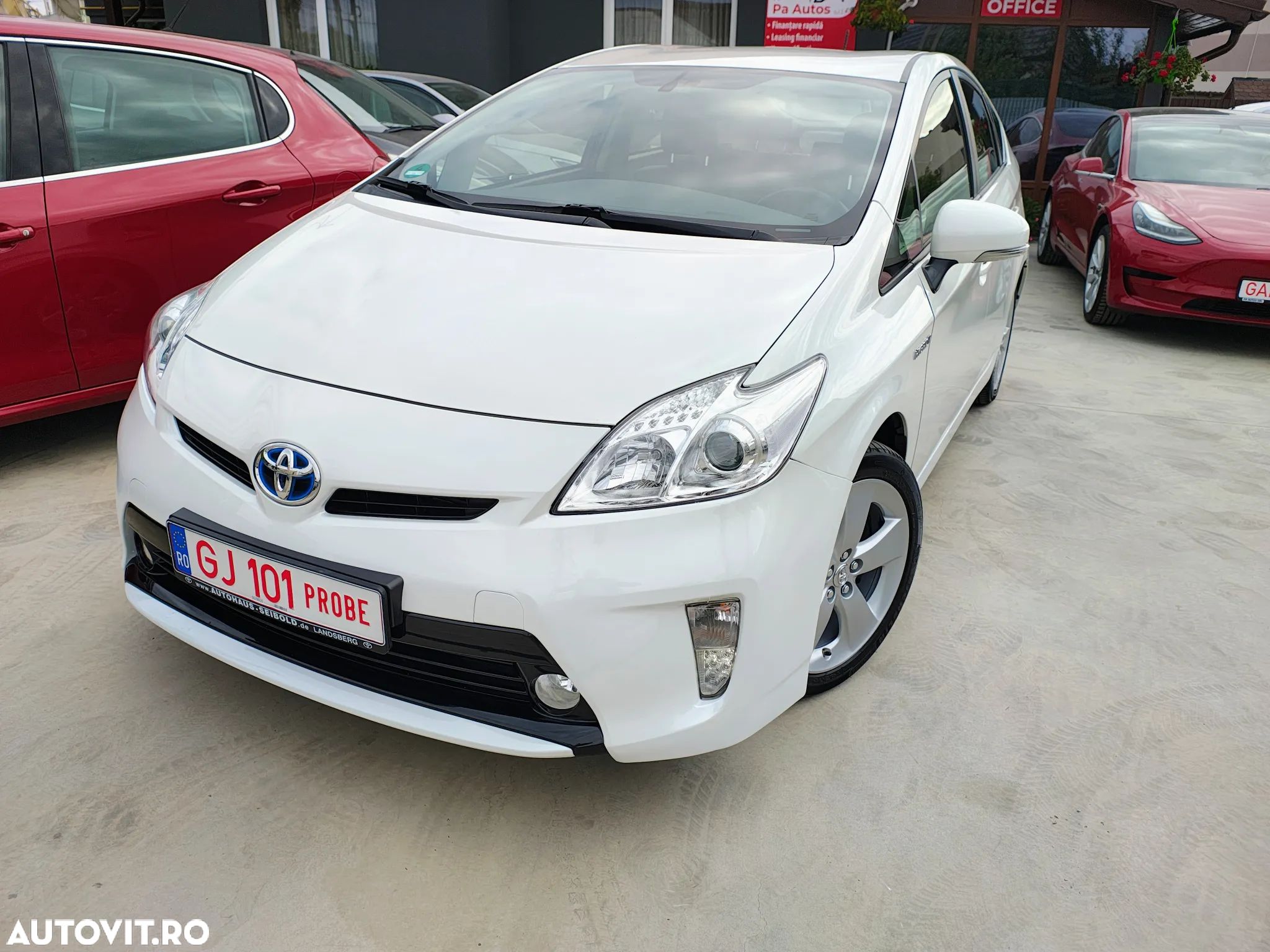 Toyota Prius 1.8 HSD Exclusive - 1
