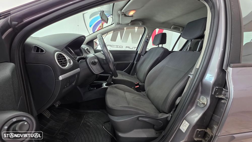 Renault Clio 1.2 16V Fairway - 17