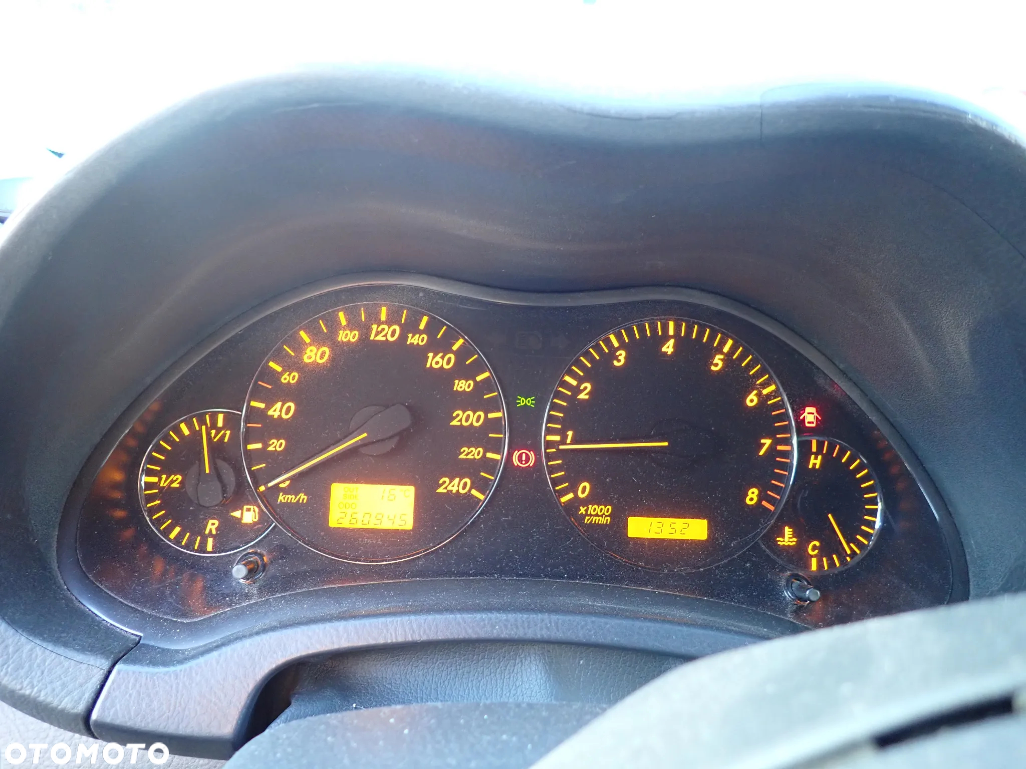 CZĘŚCI - Toyota Avensis II T25 1,8 16V 1ZZ-FE 129KM KOMBI 5B LAKIER 1C0 2004r. INDEX - 9093 - 13