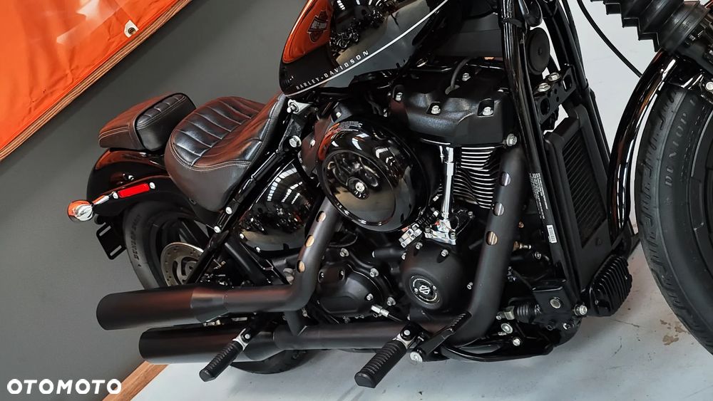 Harley-Davidson Softail Street Bob - 17