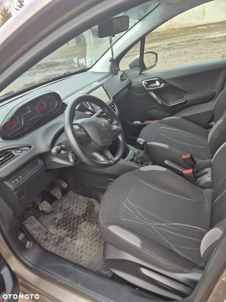 Peugeot 208 1.4 VTi Active - 12