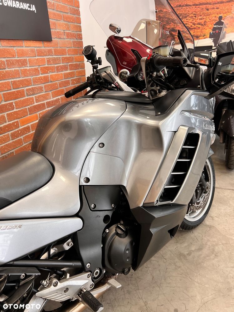 Kawasaki GTR - 9