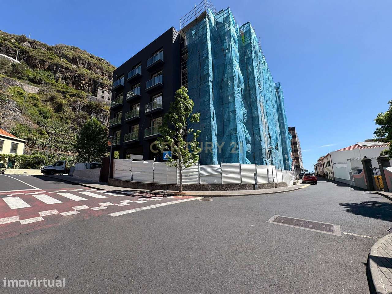 Moderno e Espaçoso Qpartamento T1 na Ribeira Brava - Grande imagem: 3/24
