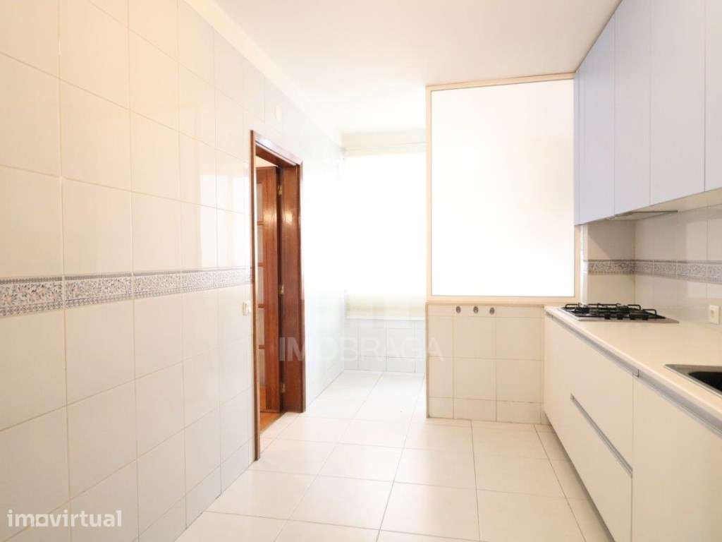 Arrendamento Apartamento T2+1 - S. Vicente (Volvo) - Grande imagem: 2/33