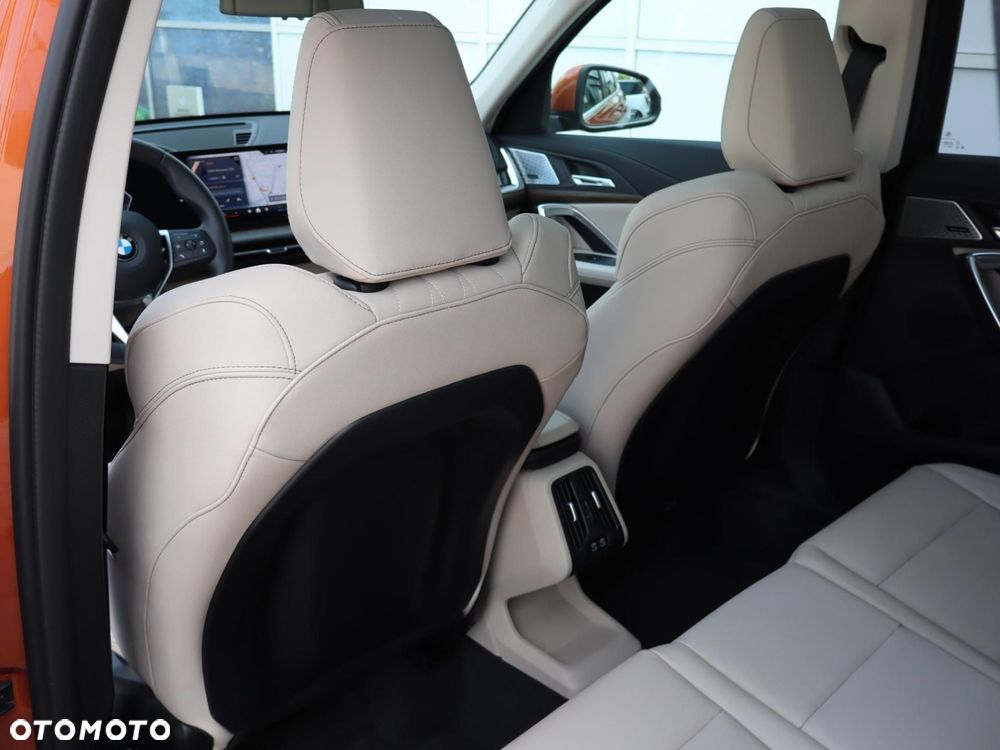 BMW X1 - 16
