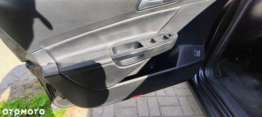 Volkswagen Passat 2.0 TDI Highline - 14