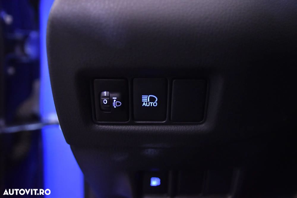 Toyota C-HR - 16