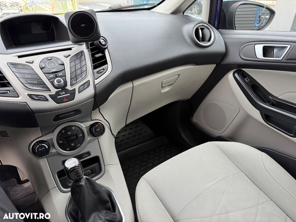 Ford Fiesta 1.5 TDCi SYNC Edition - 12
