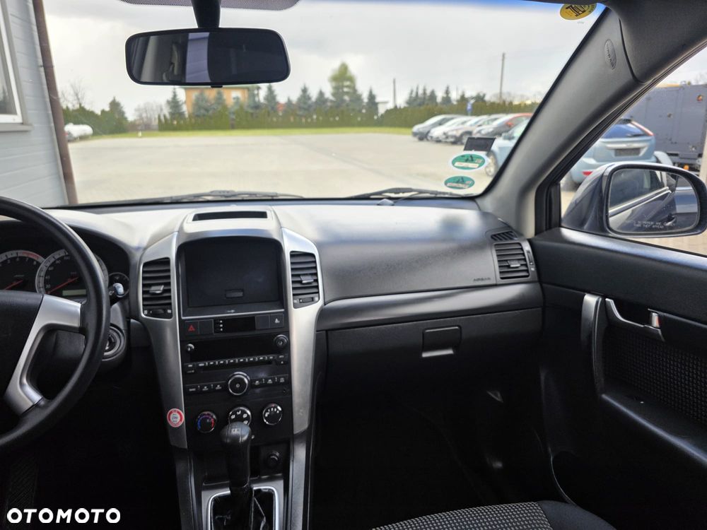 Chevrolet Captiva 2.4 LS 5os - 21