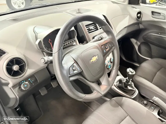 Chevrolet Aveo 1.2 LS - 35