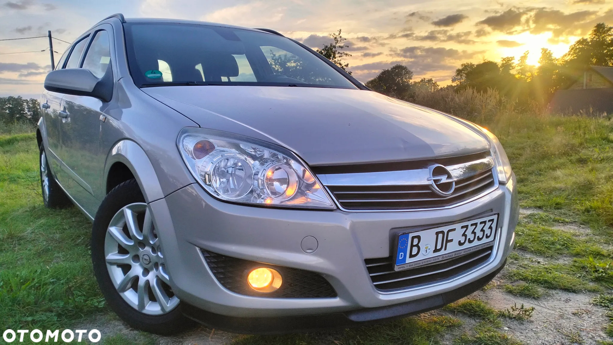 Opel Astra 1.6 Caravan Cosmo - 2