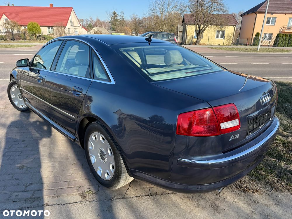 Audi A8 4.2 Quattro - 7
