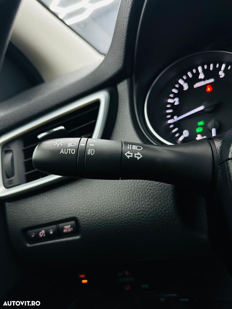 Nissan Qashqai 1.3 DIG-T DCT TEKNA - 29