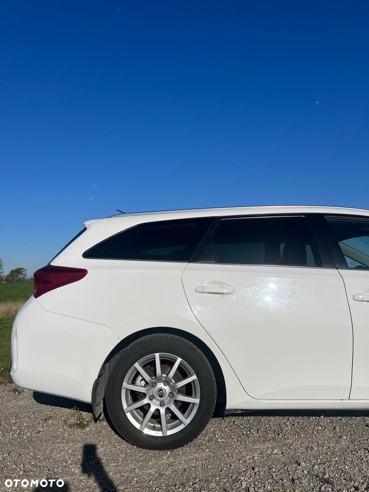 Toyota Auris 1.6 Dynamic - 11