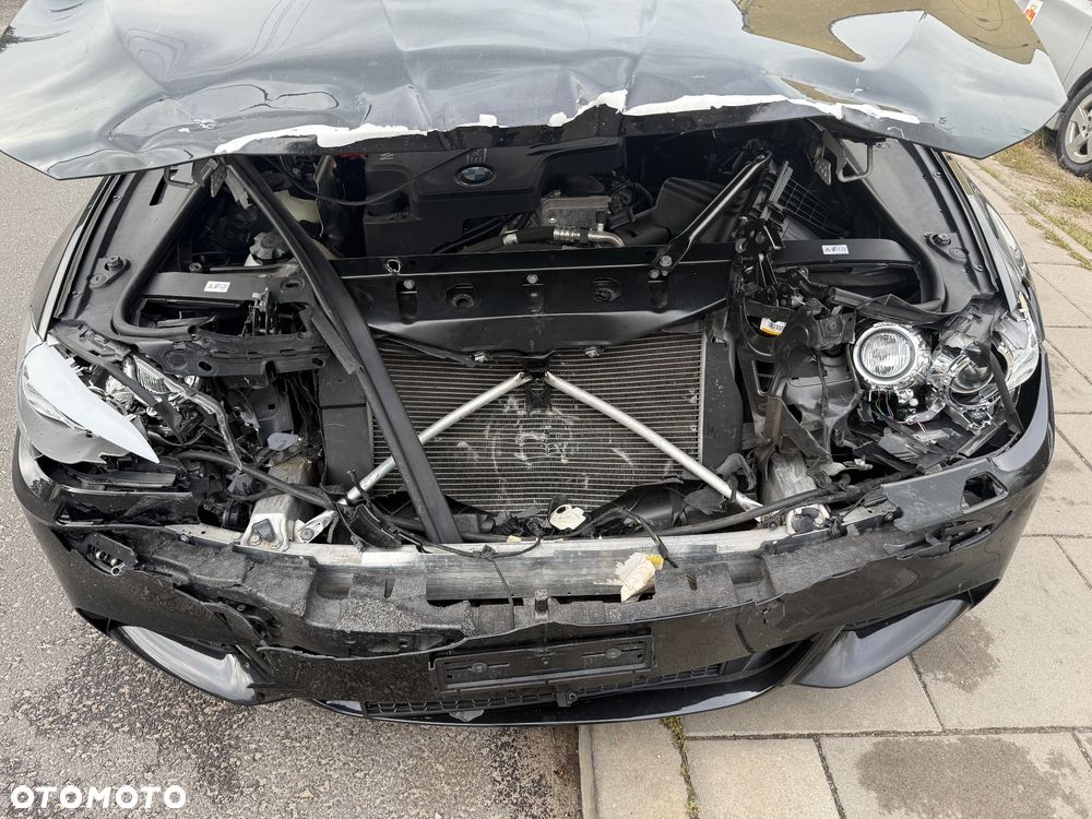 BMW Seria 5 528i xDrive - 23