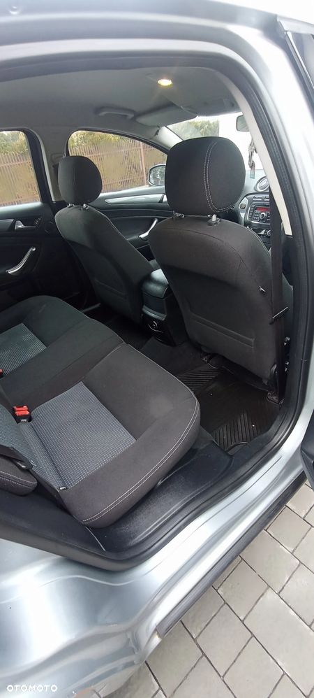 Ford Mondeo 2.0 Trend - 22