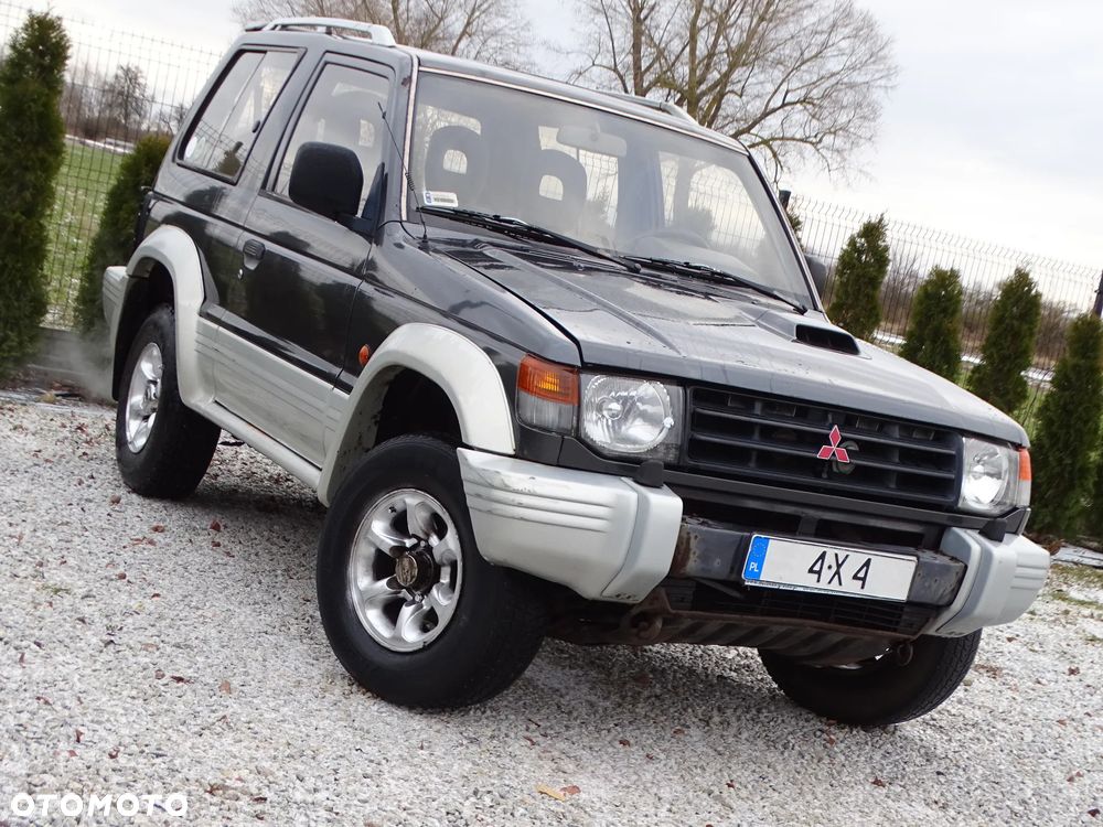 Mitsubishi Pajero - 1