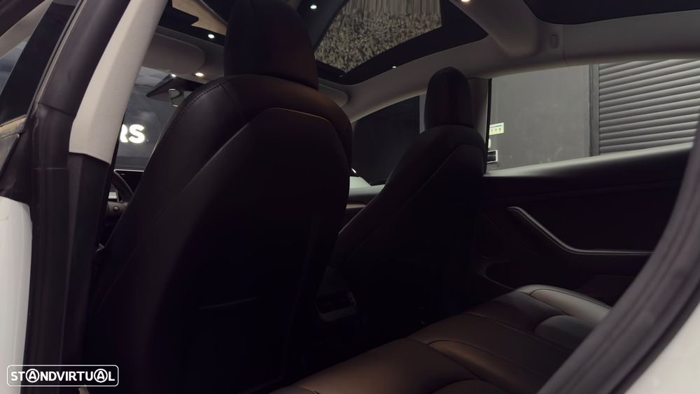 Tesla Model 3 Performance Dual Motor AWD - 37
