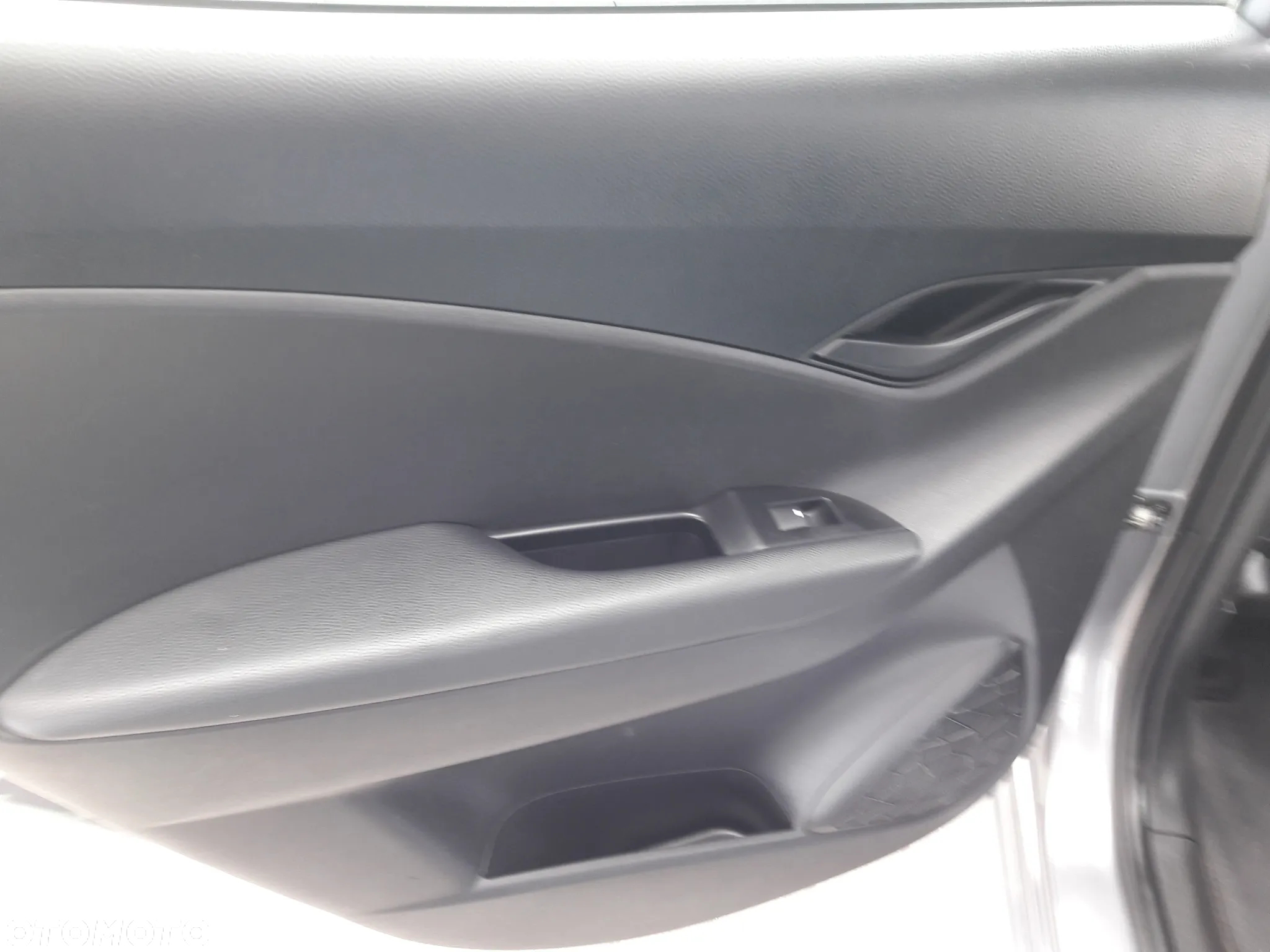 Hyundai ix20 1.4 blue - 16