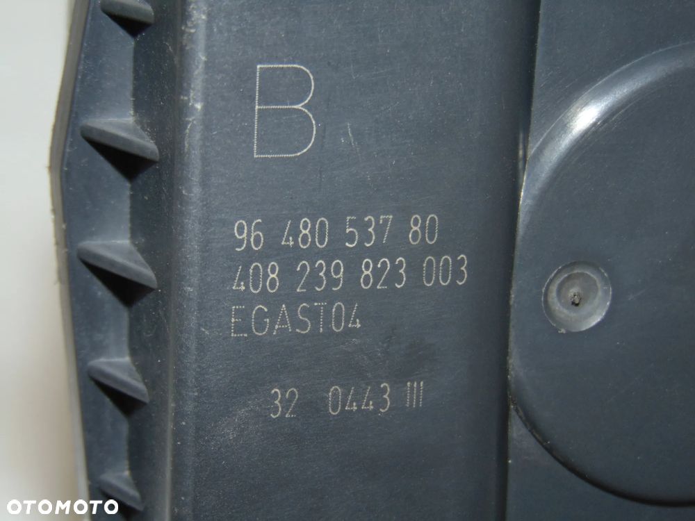 Przepustnica 9648053780 Citroen C4 C5 C8 Peugeot 307 407 607 807 1.8 2.0 - 2