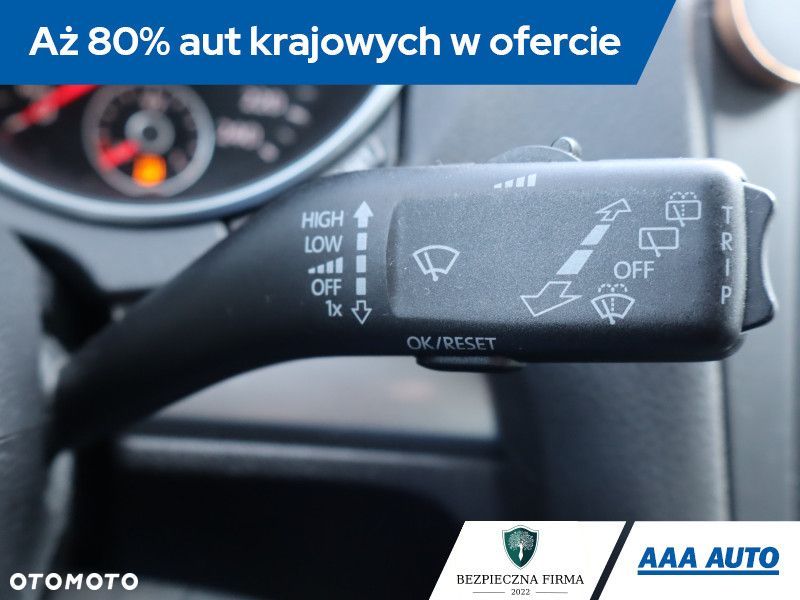 Volkswagen Golf - 22