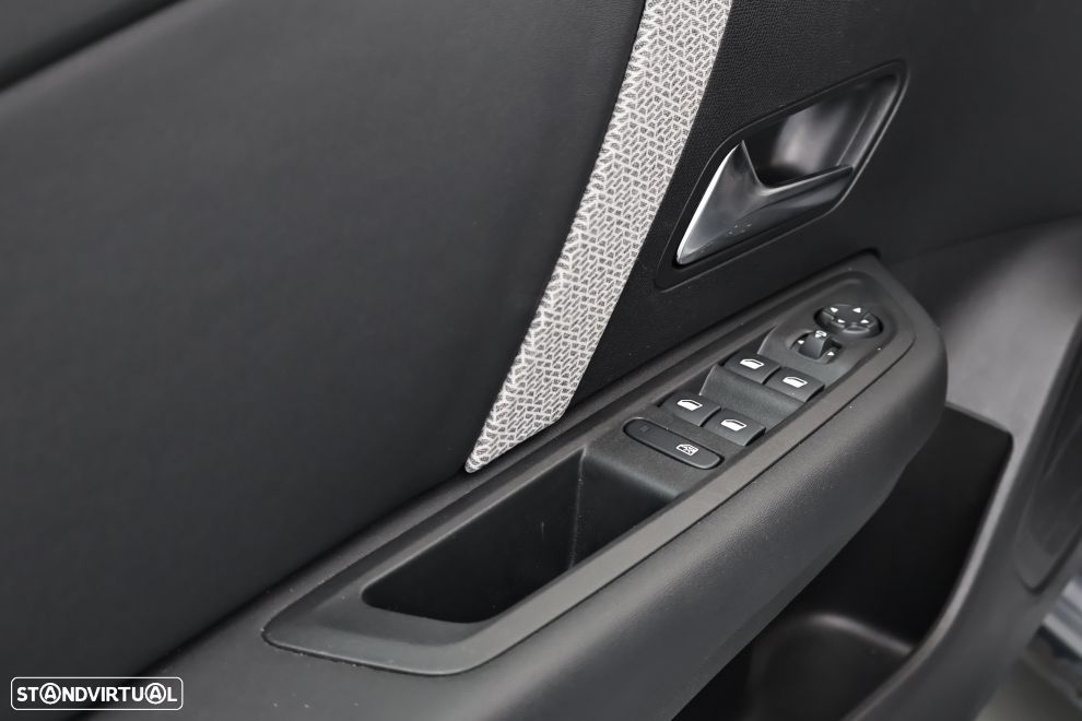 Citroën C4 1.2 PureTech Plus - 24